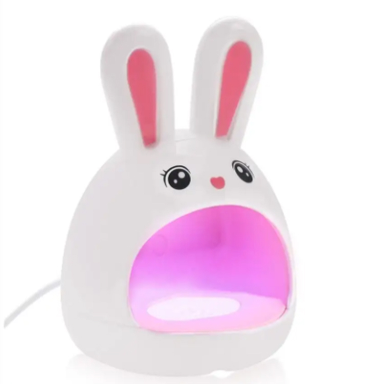 नेल लैंप दुनिया भर में पेशेवर मैनीक्योर मानकों को कैसे प्रभावित करता है?