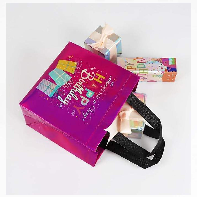 बहु-आकार रंग-समन्वित गैर-बुना जन्मदिन बैग